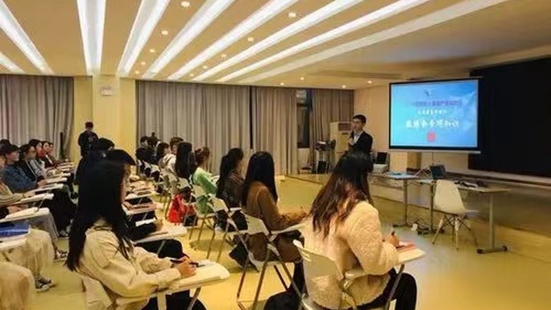 教育部考试中心官网：http://www.neea.edu.cn/